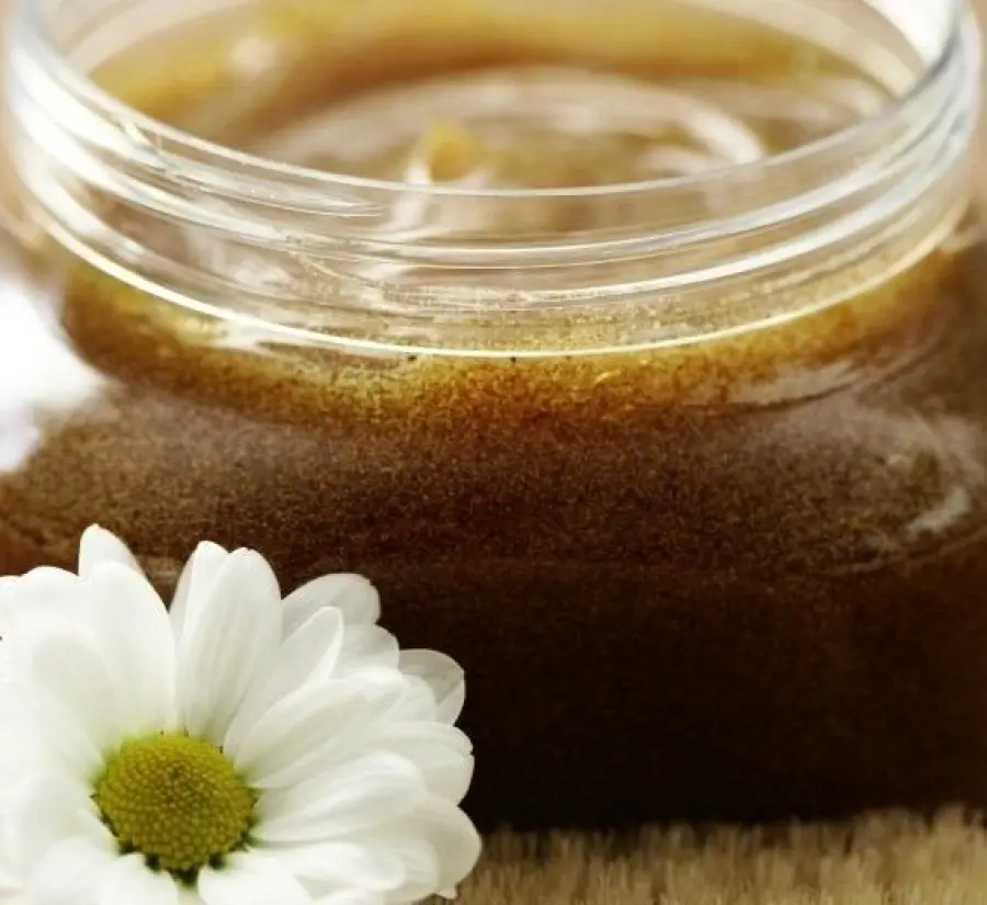 Scrub casalinghi per pelli differenti