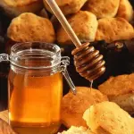 I rimedi della nonna contro tosse e raffreddore: LATTE, RHUM e MIELE