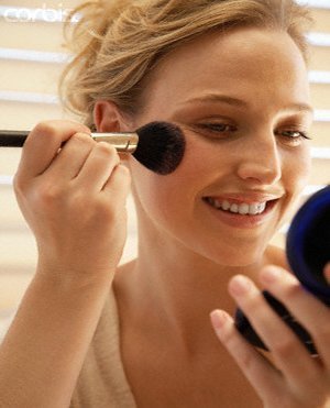 Come applicare il blush in base alla forma del viso