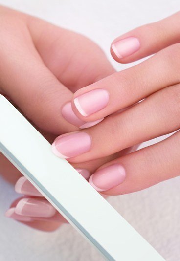 Unghie belle e sane, ecco come si fa