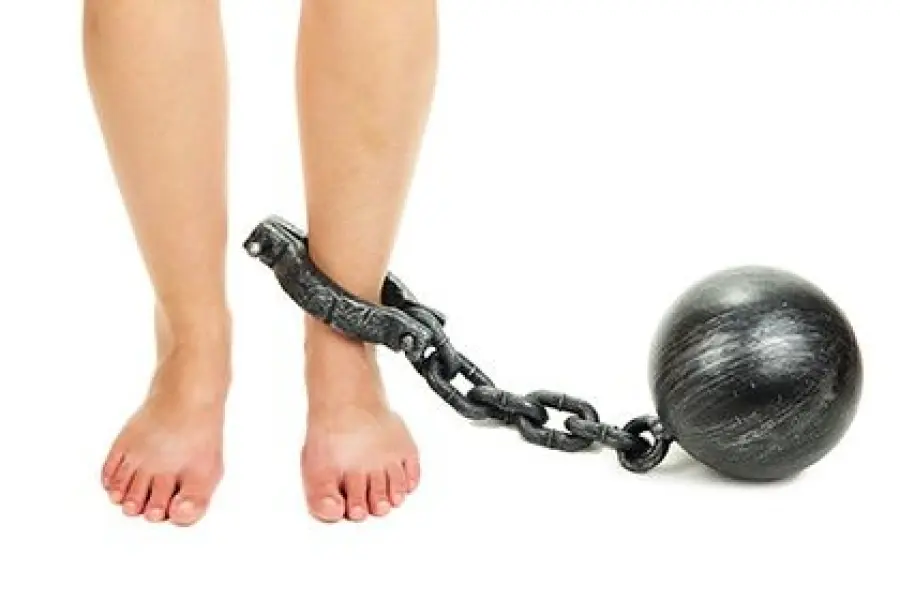 Gambe pesanti: tutti i rimedi per alleggerirle